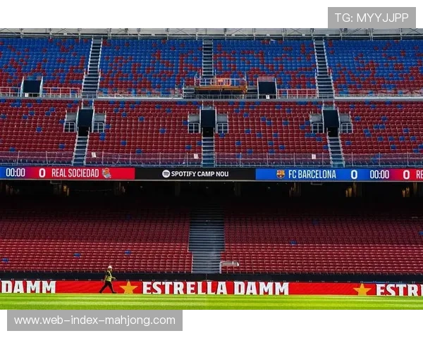 巴萨诺坎普球场改造工程持续推进,第三看台预制看台安装取得进展 巴萨诺坎普球场改造工程持续推进,第三看台预制看台安装取得进展